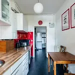 Centrally Located 2-room