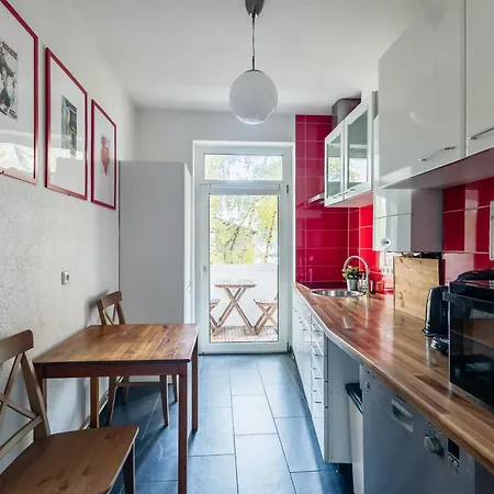 Centrally Located 2-room Hanôver