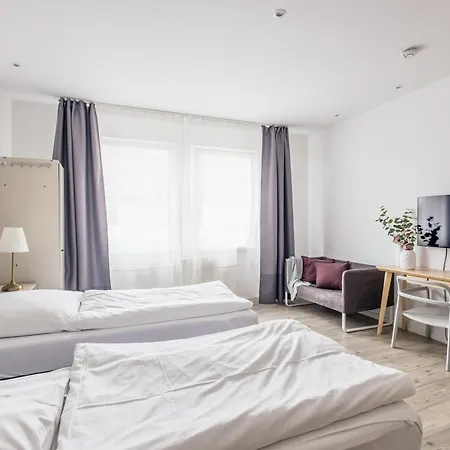 Centrally Located 2-room Apartamento *