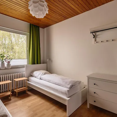 아파트 Centrally Located 2-room