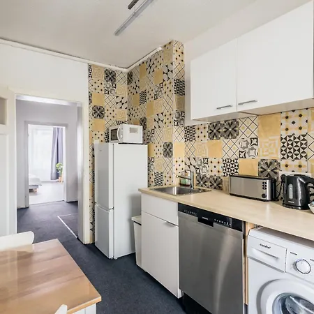 Centrally Located 2-room