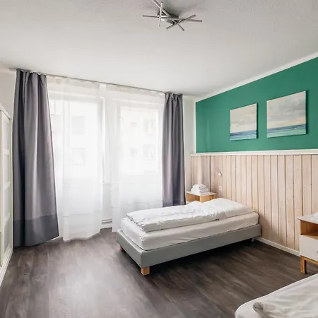 Centrally Located 2-room Apartamento *