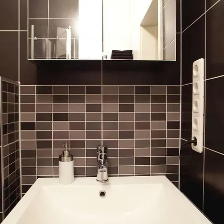 Centrally Located 2-room *