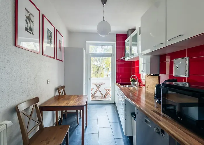 Centrally Located 2-room Ганновер