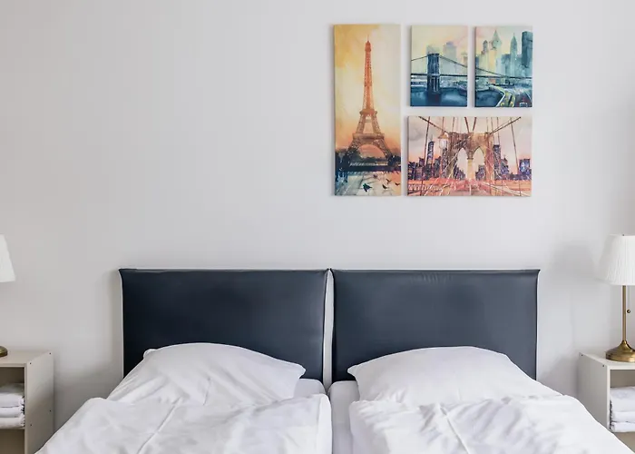 Centrally Located 2-room Ганновер