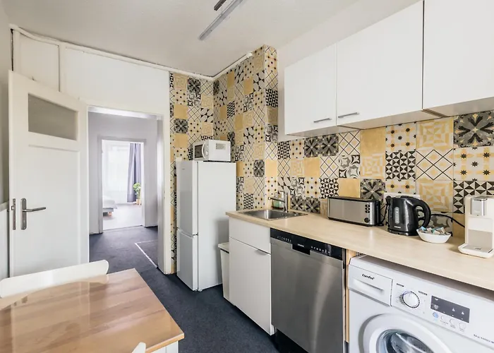 Centrally Located 2-room