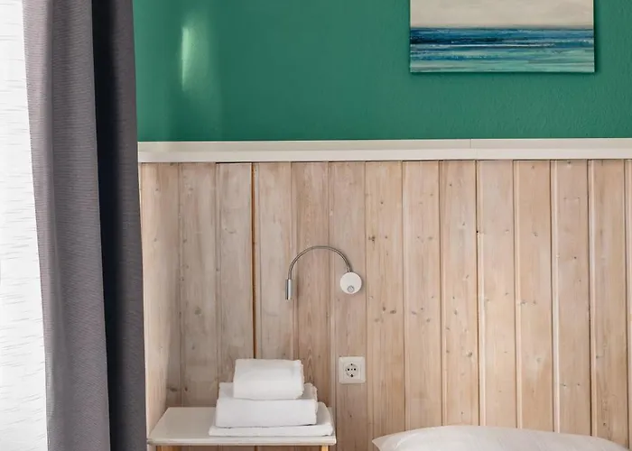 Centrally Located 2-room Апартаменты