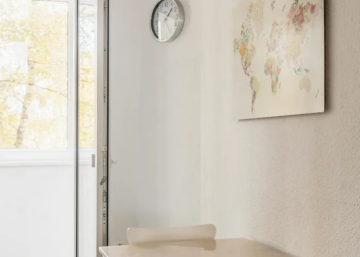 Centrally Located 2-room Апартаменты