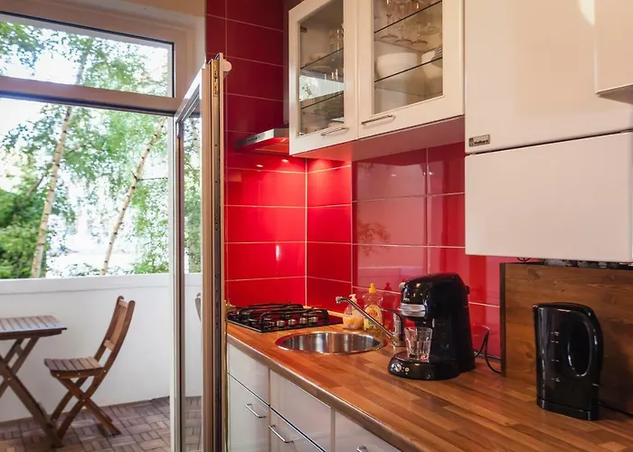 Centrally Located 2-room