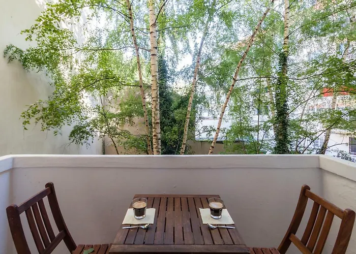 Centrally Located 2-room Апартаменты *