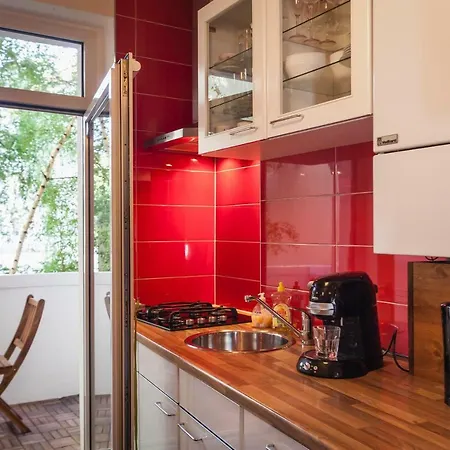 Centrally Located 2-room